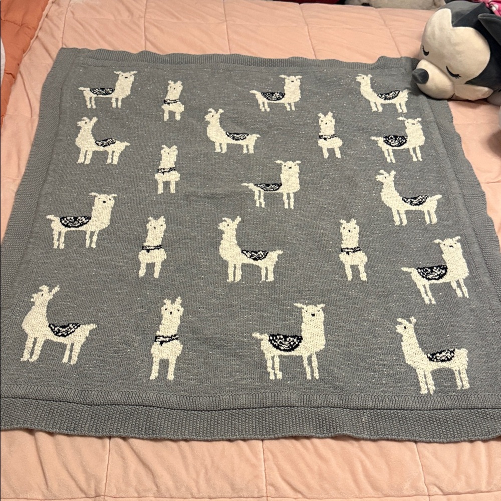Preloved llama woven baby blanket - Picture 2 of 3